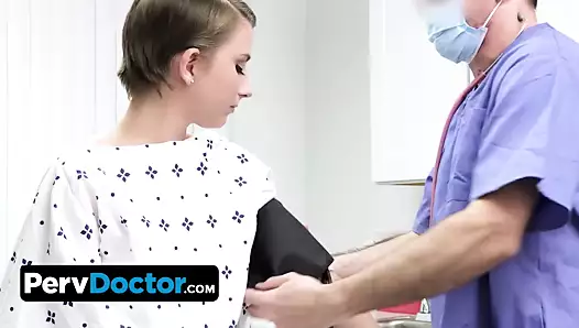 pervdoctor - seksi ergen hasta pembe amcık için doktor oliver'ın özel tedaviye ihtiyacı var