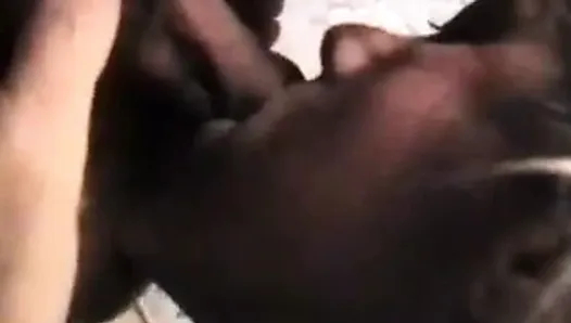 yiyorten sonra çoraplı olgun sikişiyor