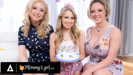 annemin kızı - muhteşem üvey anne nina hartley & üvey anne dee williams bana pussies yemeyi öğretti