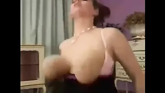 kabarık memeler derleme