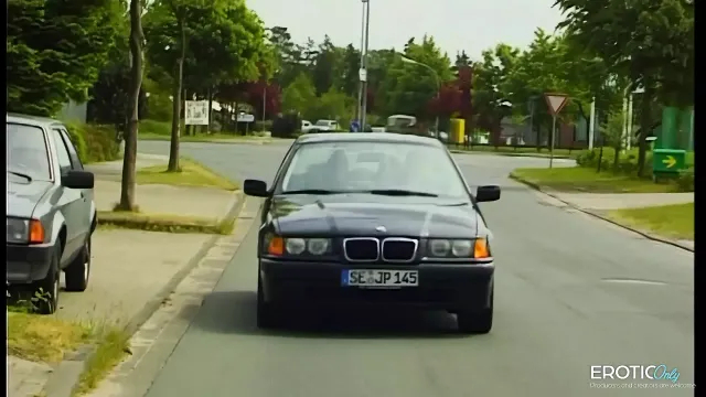 üvey babam benim sıkı tüylü amcık sikişir