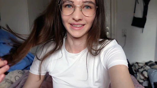 Masum Genç onu büyük labia amcık sert sikişiyor! Cowgirl Kıyafeti bana yakışıyor
