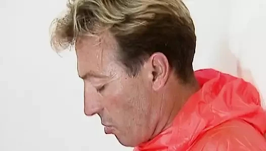 Slutty Alman MILFS sert anal üçlü zevk