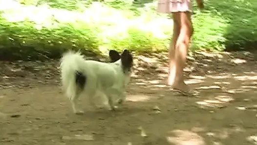 Sevimli Alman Bebekler paylaşım çük ve sperm içinde bir muhteşem açık alanda üçlü