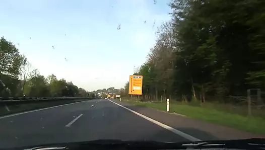 popp sylvie ile otoyolda açık alanda dogging