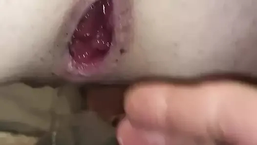 21 yaşındaki itaatkar fahişe defalarca orgazm oluyor