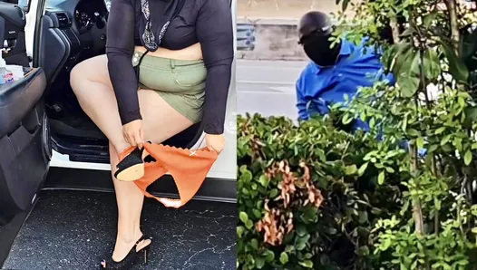 sapık bir adam saklandı ve külotumu halka açık bir şekilde giyerken beni izledi, sonra şişman amımı parmakladı - bbw ssbbw, amına boşalma