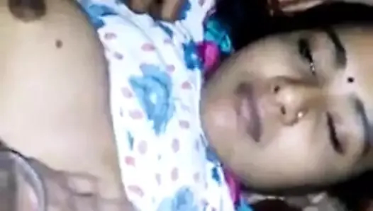 ateşli videoda erkek arkadaşı ile desi kız arkadaşı.