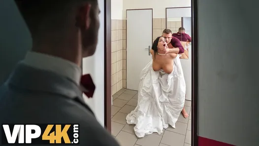 vip4k. karısı fena kıllı vajinasını yaladı ve tuvalette nüfuz etti