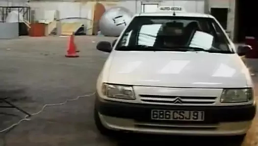 arabada şaşırtıcı kızıl saçlı yavru asssikildi
