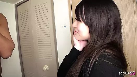 Asya Masöz ayartmak için Creampie Sikme tarafından büyük müşteri at Japon Masaj at ev içinde tam Sansürsüz Porno