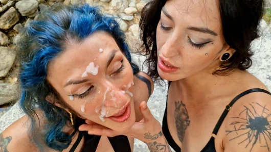 Lezbiyen olduklarını iddia ettiler ama fışkırtma orgazmlarına ulaşmak için bir yarraka ihtiyaçları vardı! Destansı bir yüz bakımı kazandılar! SEKS TARİHÇİSİ
